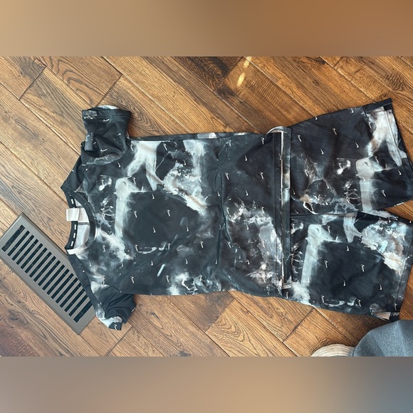 Boys Nike Black and White Athletic Set - Picture 2 of 2